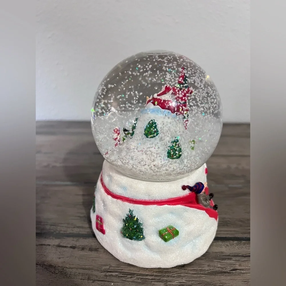 Hallmark Vintage 2006 A Christmas Story Snow Globe 